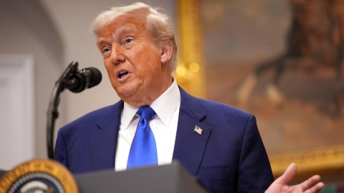 "Прекращение "кровавой бани": Трамп анонсировал телефонные разговоры с Путиным и Зеленским