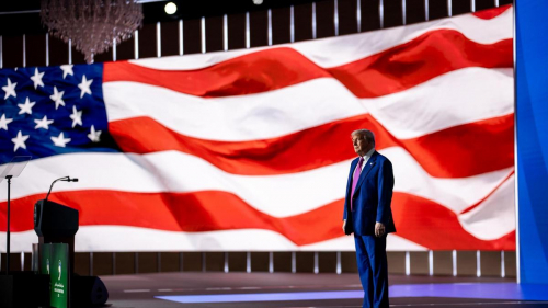 "Пришло время сиять": Трамп пообещал снять санкции против Сирии